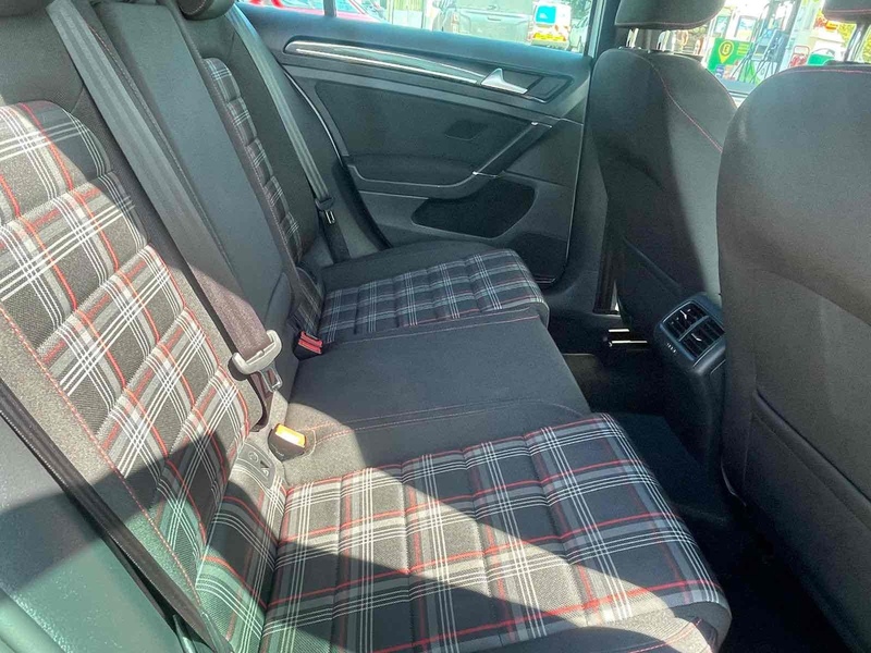 Volkswagen Golf TSI BlueMotion Tech GTI Performance - U10002730