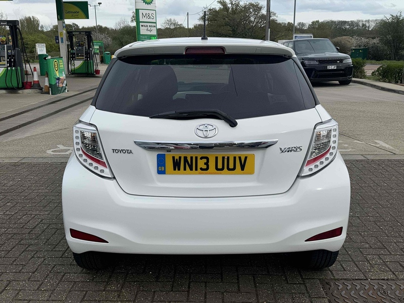 Toyota Yaris Dual VVT-i Trend - U10002736