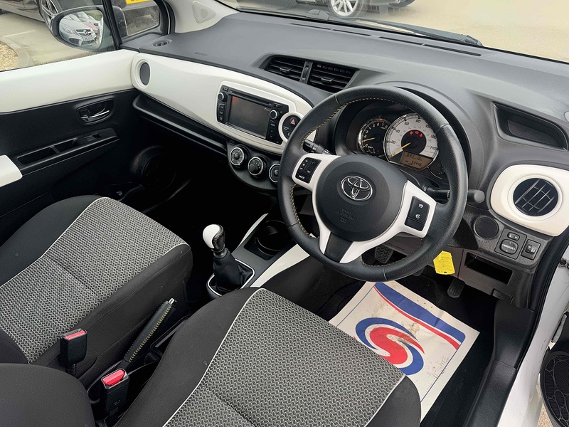 Toyota Yaris Dual VVT-i Trend - U10002736