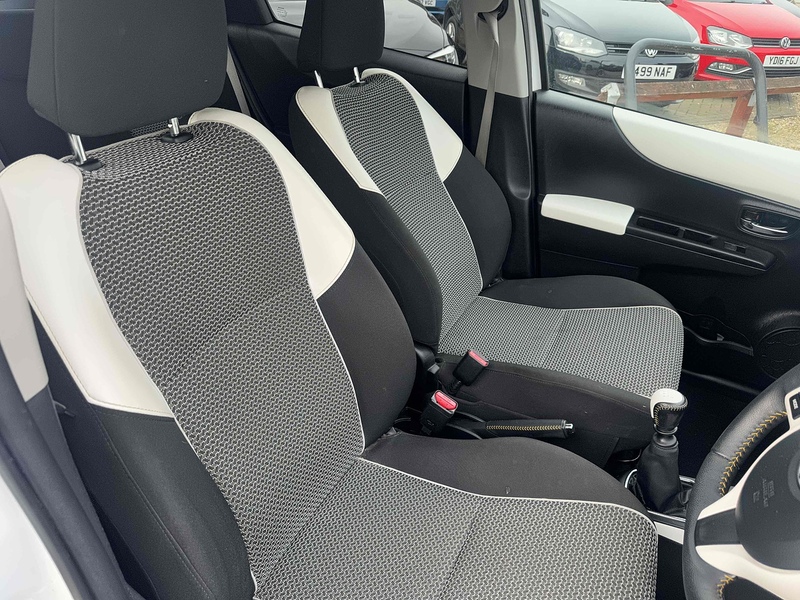 Toyota Yaris Dual VVT-i Trend - U10002736