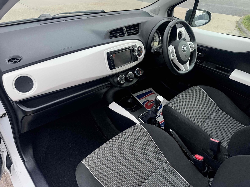 Toyota Yaris Dual VVT-i Trend - U10002736