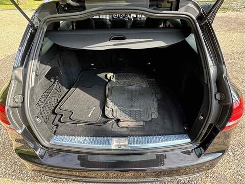 Mercedes-Benz C Class 2.0 C200 AMG Line (Premium) G-Tronic+ Euro 6 (s/s) 5dr - U10002755