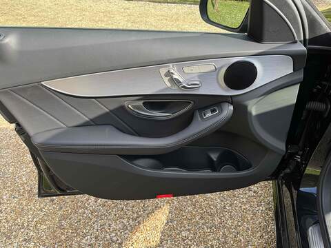 Mercedes-Benz C Class 2.0 C200 AMG Line (Premium) G-Tronic+ Euro 6 (s/s) 5dr - U10002755