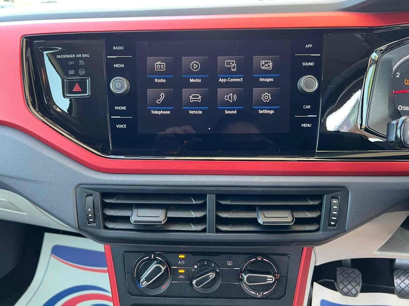 Volkswagen Polo TSI beats - U10002775