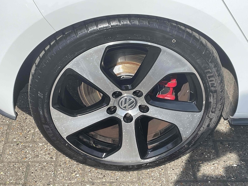 Volkswagen Golf TSI BlueMotion Tech GTI - U10002805