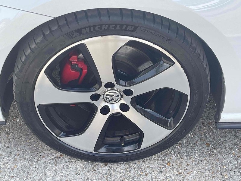 Volkswagen Golf TSI BlueMotion Tech GTI - U10002805