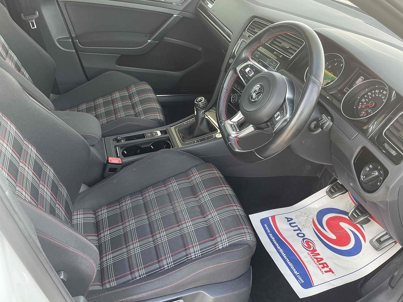 Volkswagen Golf TSI BlueMotion Tech GTI - U10002805