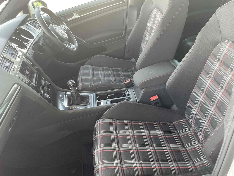 Volkswagen Golf TSI BlueMotion Tech GTI - U10002805