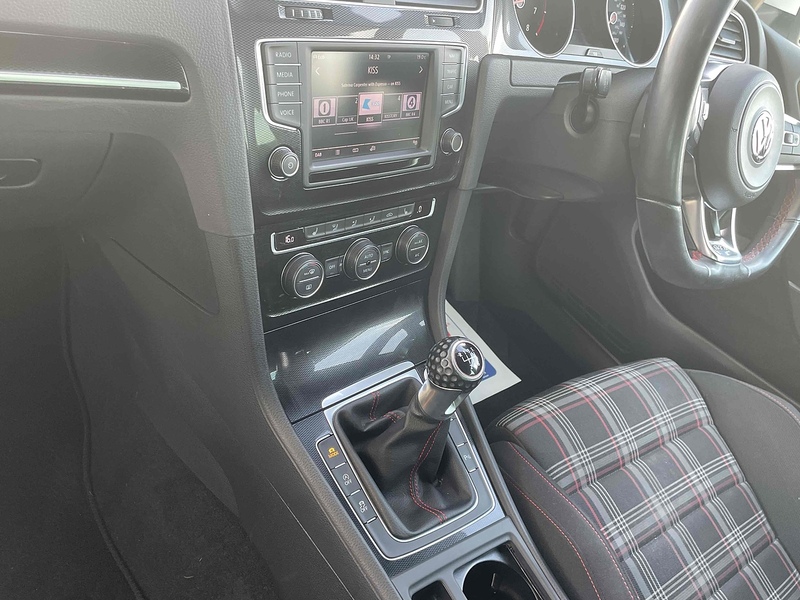 Volkswagen Golf TSI BlueMotion Tech GTI - U10002805