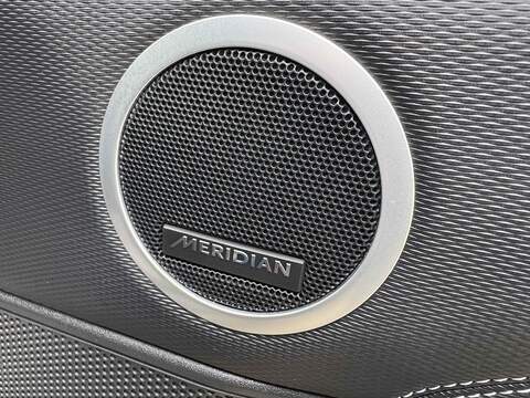 Land Rover Discovery P300 R-Dynamic SE - U10002807