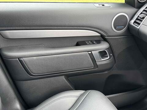 Land Rover Discovery P300 R-Dynamic SE - U10002807