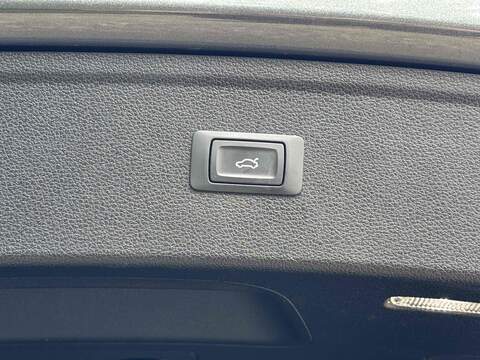 Audi Q5 TFSI Black Edition - U10002808