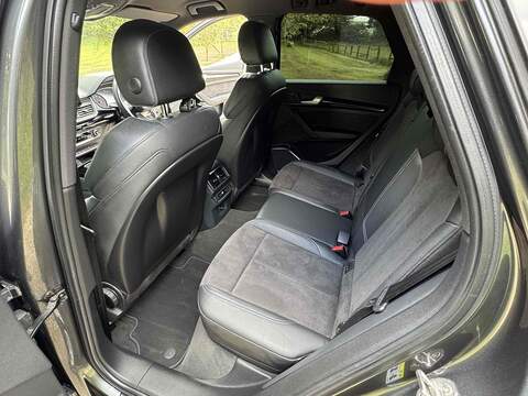 Audi Q5 TFSI Black Edition - U10002808