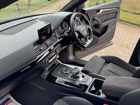 Audi Q5 TFSI Black Edition - U10002808