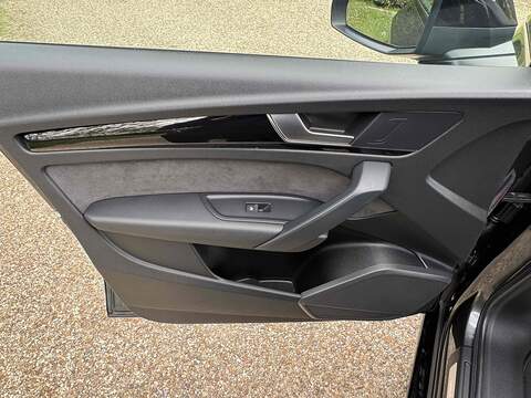 Audi Q5 TFSI Black Edition - U10002808