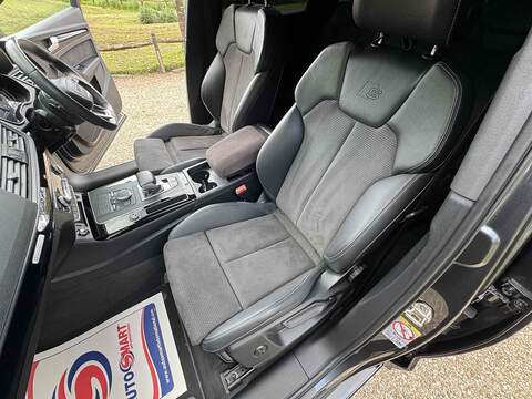 Audi Q5 TFSI Black Edition - U10002808