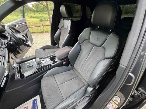 Audi Q5 TFSI Black Edition - U10002808