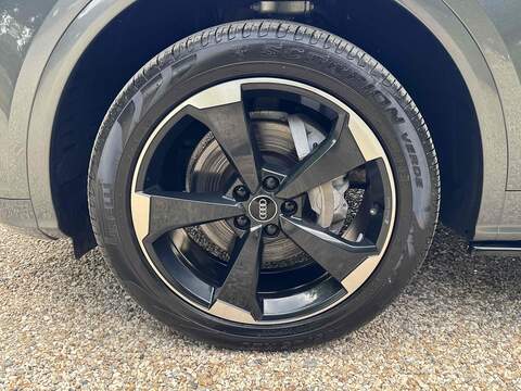 Audi Q5 TFSI Black Edition - U10002808