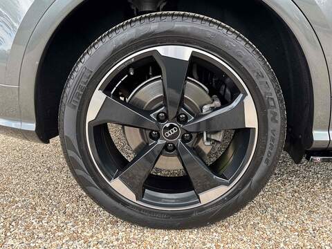 Audi Q5 TFSI Black Edition - U10002808