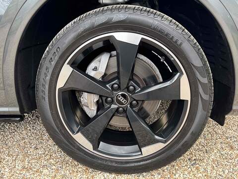 Audi Q5 TFSI Black Edition - U10002808