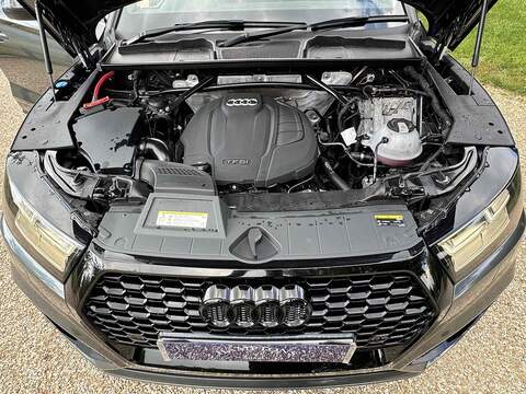 Audi Q5 TFSI Black Edition - U10002808