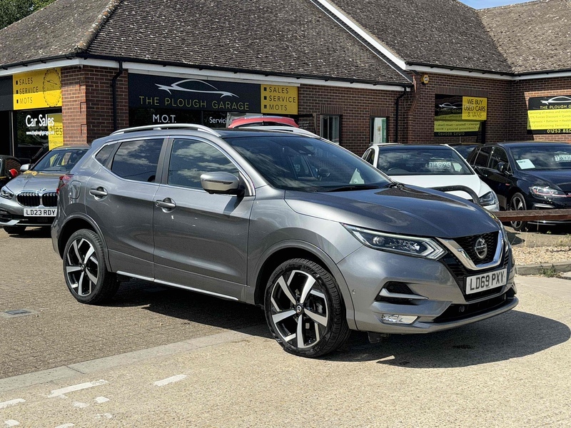 Nissan Qashqai Qashqai 1.3 DIG-T Tekna+ Euro 6 (s/s) 5dr - U10002809