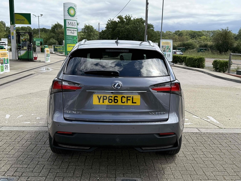 Lexus NX NX 2.5 300h Luxury E-CVT 4WD Euro 6 (s/s) 5dr - U10002810