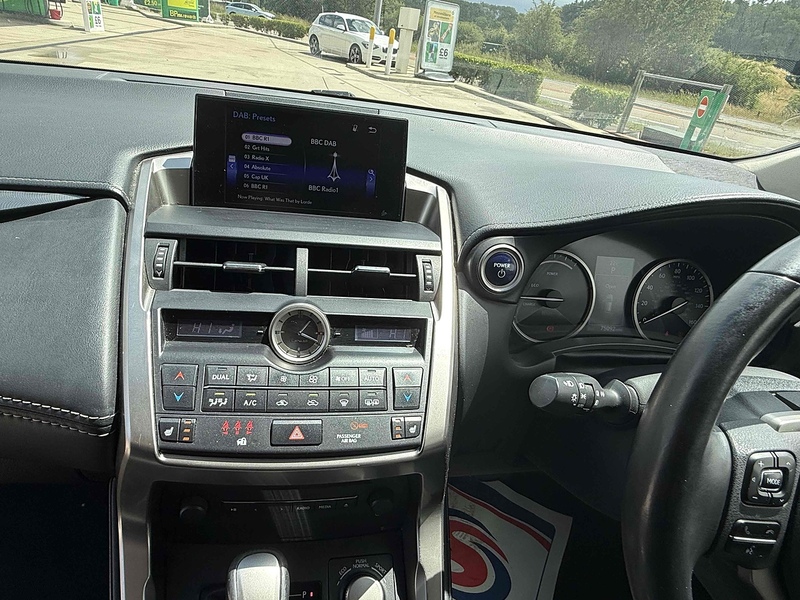 Lexus NX NX 2.5 300h Luxury E-CVT 4WD Euro 6 (s/s) 5dr - U10002810