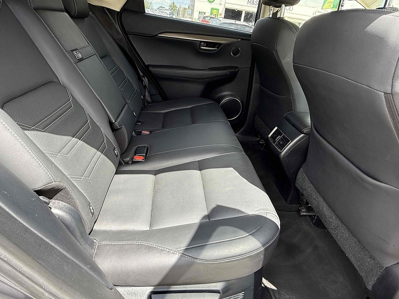 Lexus NX NX 2.5 300h Luxury E-CVT 4WD Euro 6 (s/s) 5dr - U10002810