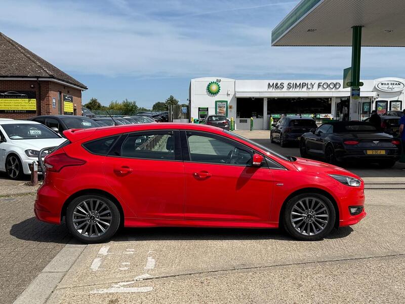 Ford Focus 1.0T EcoBoost ST-Line Euro 6 (s/s) 5dr - U10002811