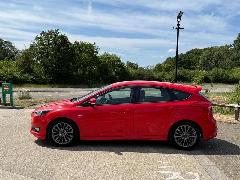 Ford Focus 1.0T EcoBoost ST-Line Euro 6 (s/s) 5dr - U10002811