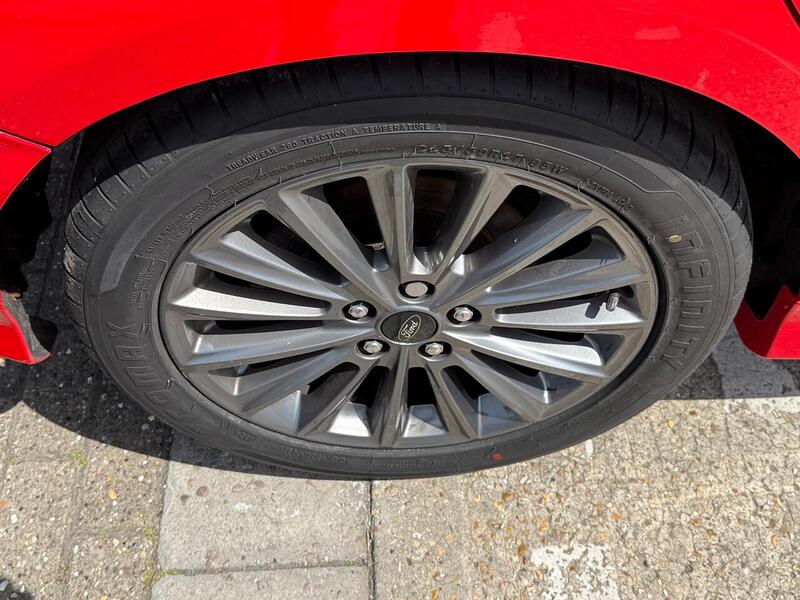 Ford Focus 1.0T EcoBoost ST-Line Euro 6 (s/s) 5dr - U10002811