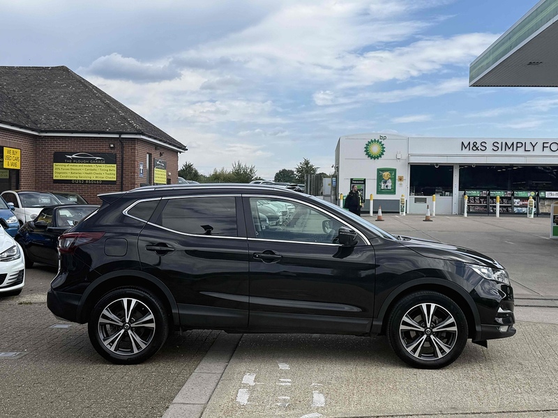Nissan Qashqai Qashqai 1.3 DIG-T N-Connecta Euro 6 (s/s) 5dr - U10002826