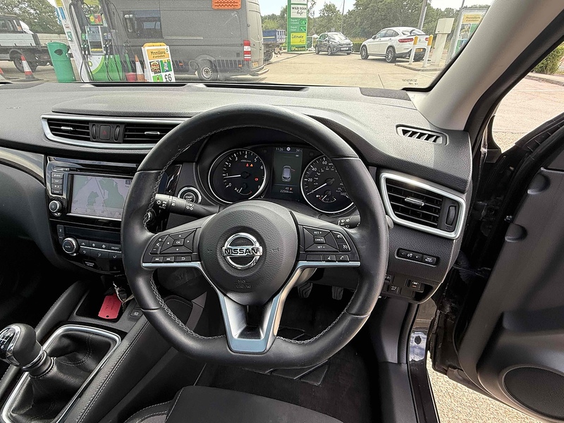 Nissan Qashqai Qashqai 1.3 DIG-T N-Connecta Euro 6 (s/s) 5dr - U10002826