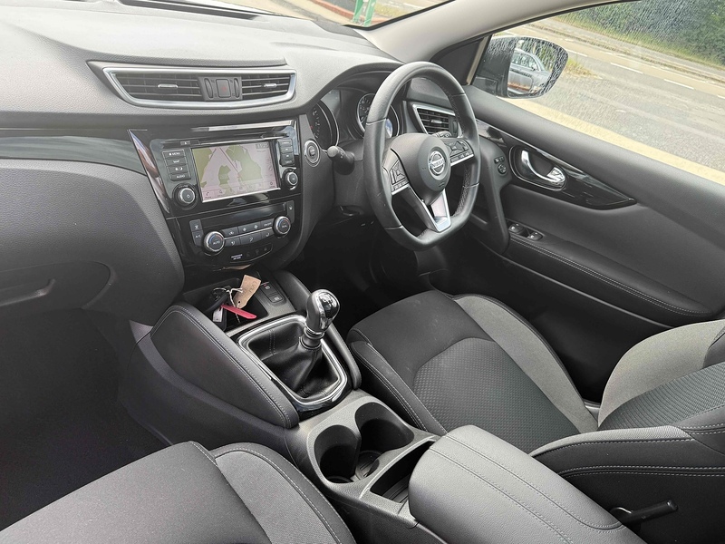 Nissan Qashqai Qashqai 1.3 DIG-T N-Connecta Euro 6 (s/s) 5dr - U10002826