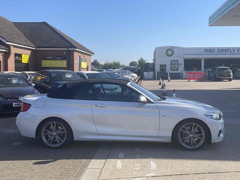 BMW 2 Series M240i - U10002834