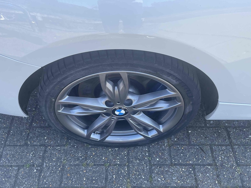BMW 2 Series M240i - U10002834