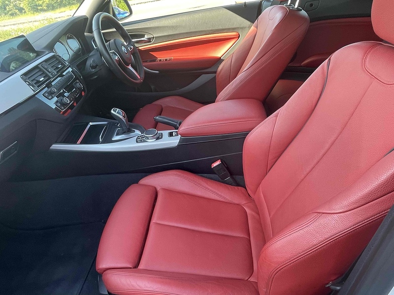 BMW 2 Series M240i - U10002834