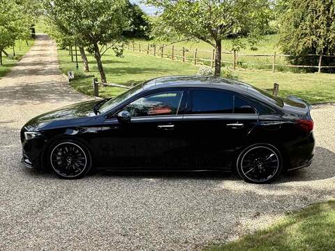 Mercedes-Benz A Class 2.0 A35 AMG (Premium Plus) SpdS DCT 4MATIC Euro 6 (s/s) 4dr - U10002875