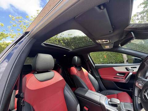 Mercedes-Benz A Class 2.0 A35 AMG (Premium Plus) SpdS DCT 4MATIC Euro 6 (s/s) 4dr - U10002875