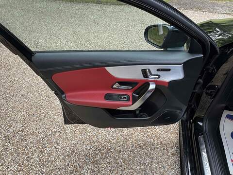 Mercedes-Benz A Class 2.0 A35 AMG (Premium Plus) SpdS DCT 4MATIC Euro 6 (s/s) 4dr - U10002875