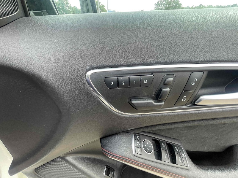 Mercedes-Benz GLA GLA 2.0 GLA250 AMG Line 7G-DCT 4MATIC Euro 6 (s/s) 5dr - U10002880