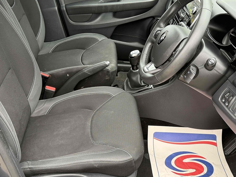 Renault Clio Clio 0.9 TCe Play Euro 6 (s/s) 5dr - U10002889