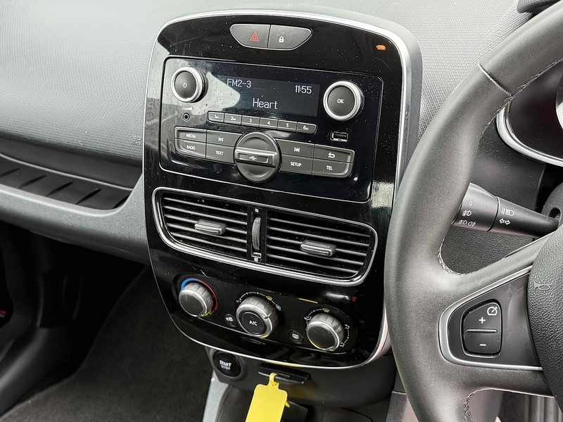 Renault Clio Clio 0.9 TCe Play Euro 6 (s/s) 5dr - U10002889