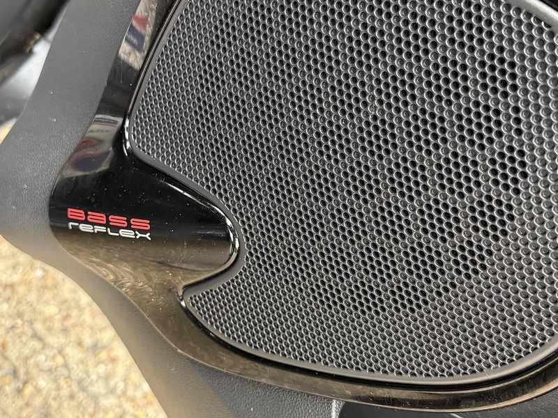 Renault Clio Clio 0.9 TCe Play Euro 6 (s/s) 5dr - U10002889