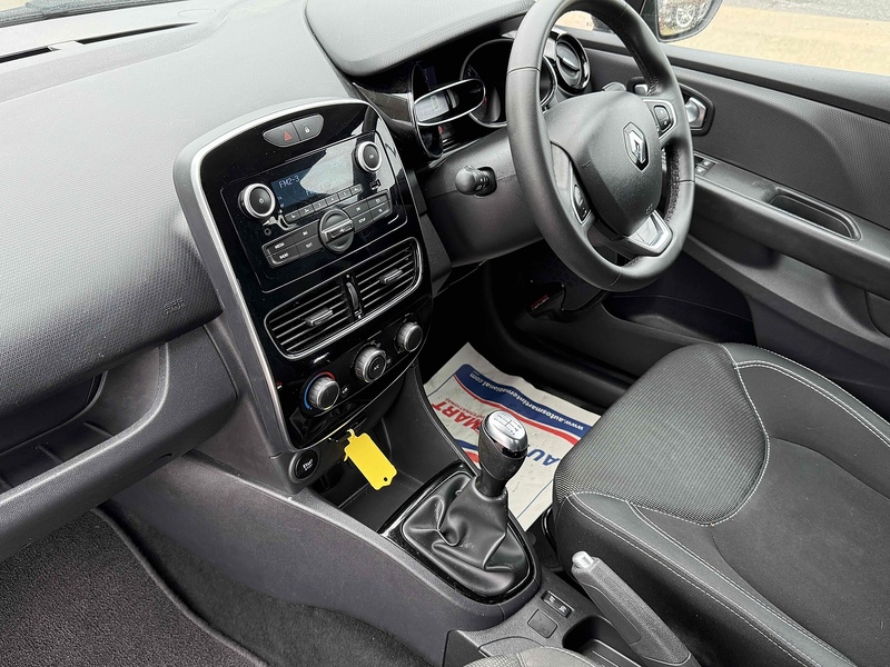 Renault Clio Clio 0.9 TCe Play Euro 6 (s/s) 5dr - U10002889
