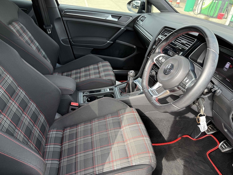 Volkswagen Golf 2.0 TSI GTI Euro 6 (s/s) 5dr - U10002894