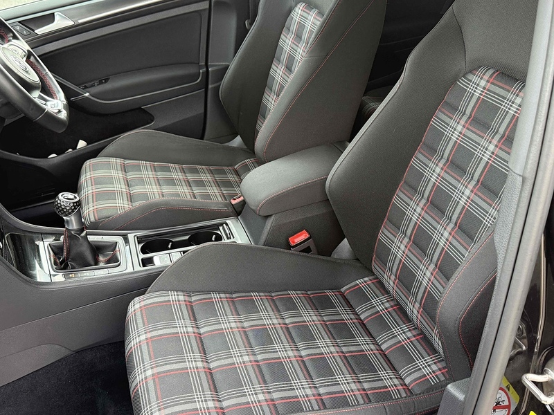 Volkswagen Golf 2.0 TSI GTI Euro 6 (s/s) 5dr - U10002894