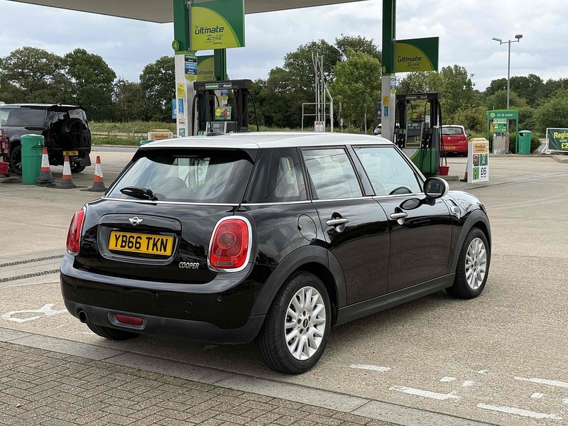 MINI Hatch 1.5 Cooper Auto Euro 6 (s/s) 5dr - U10002898