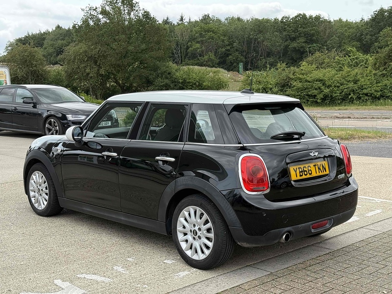 MINI Hatch 1.5 Cooper Auto Euro 6 (s/s) 5dr - U10002898